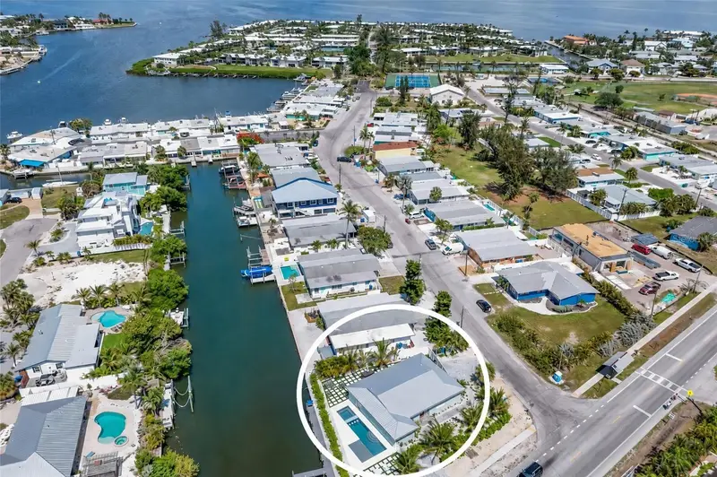 6401 Marina Dr, FL