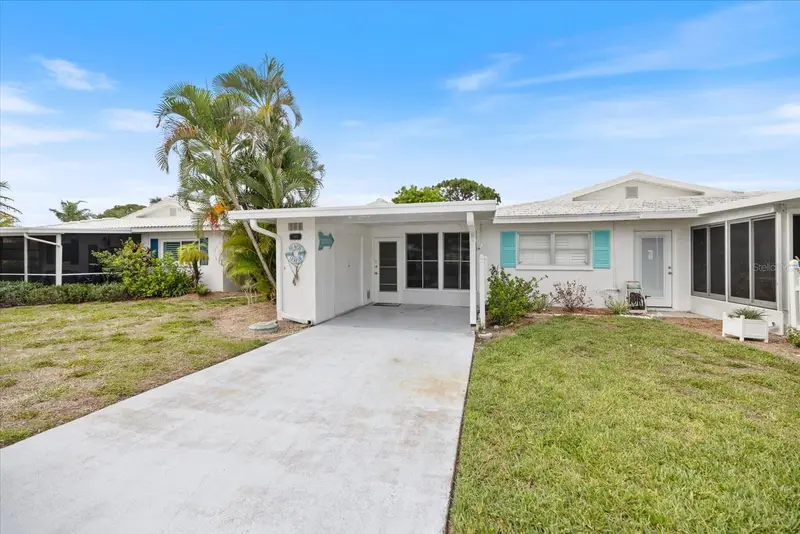 702 Fair Winds Dr #702, FL