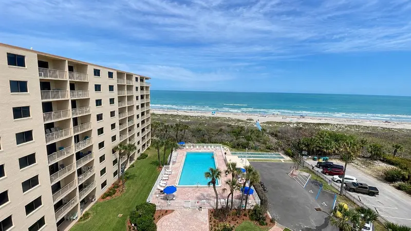 7520 Ridgewood Ave #809, FL