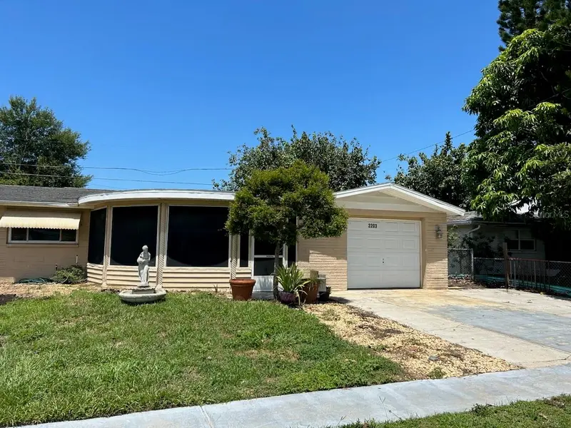 2203 Maureen Dr, FL