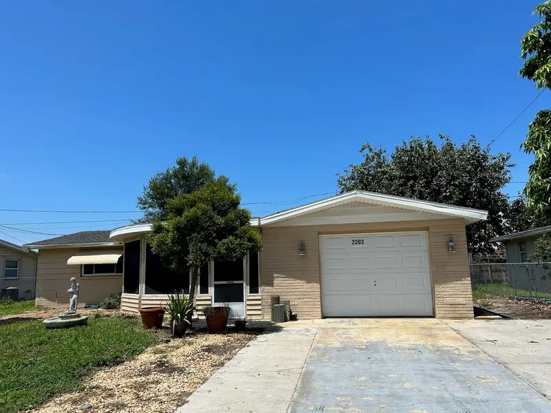 2203 Maureen Dr, FL