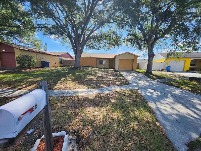 905 Old Field Dr, FL