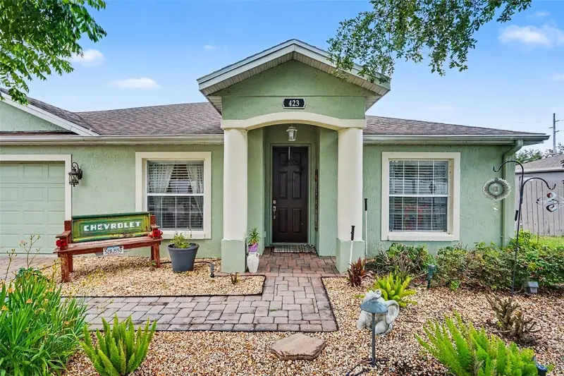 423 Majestic Gardens Blvd, FL