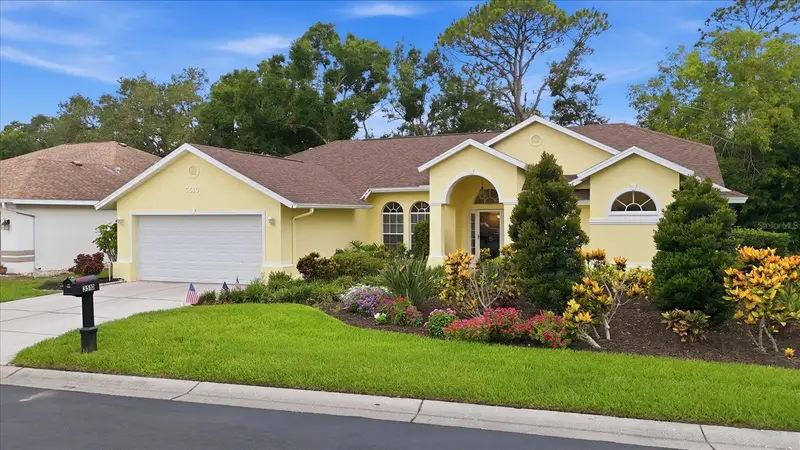 3510 Crystal Lakes Ct, FL