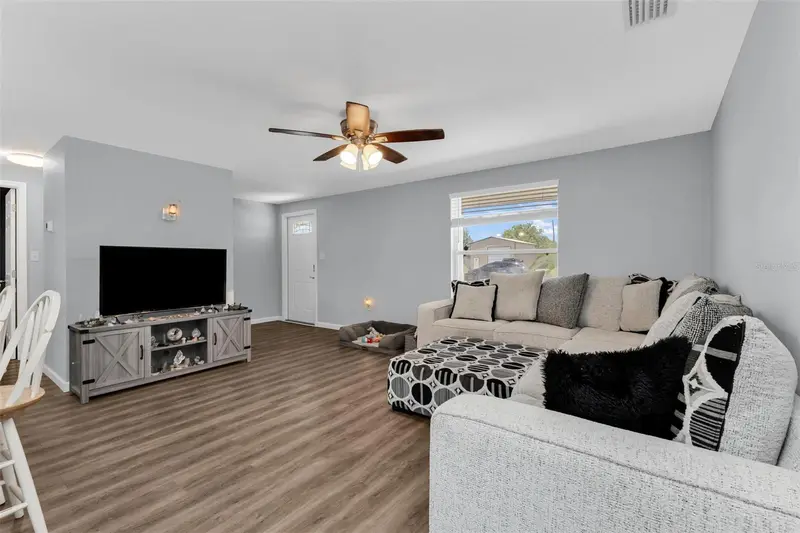 433 Glenridge Ave Nw, FL