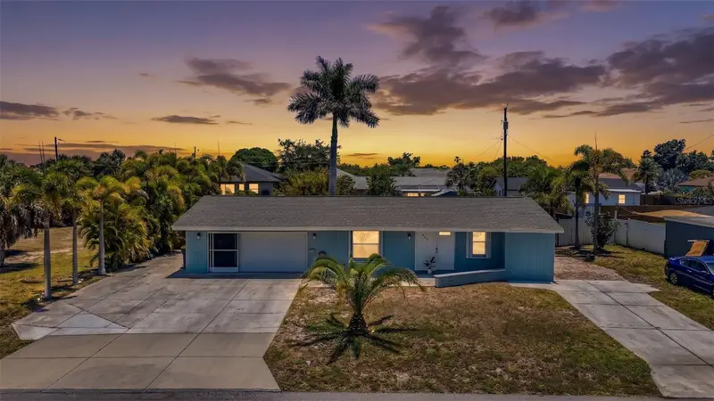 433 Glenridge Ave Nw, FL