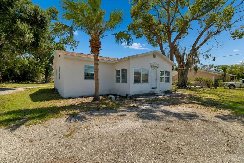 1611 E Shell Point Rd, FL