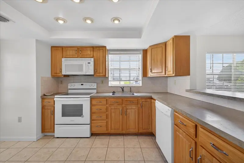 3415 Claires Ct, FL