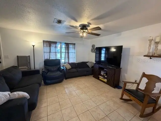 551 Grove Ave Nw, FL