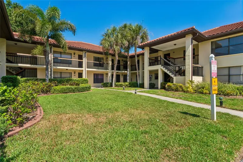 305 Hammock Pine Blvd #305, FL