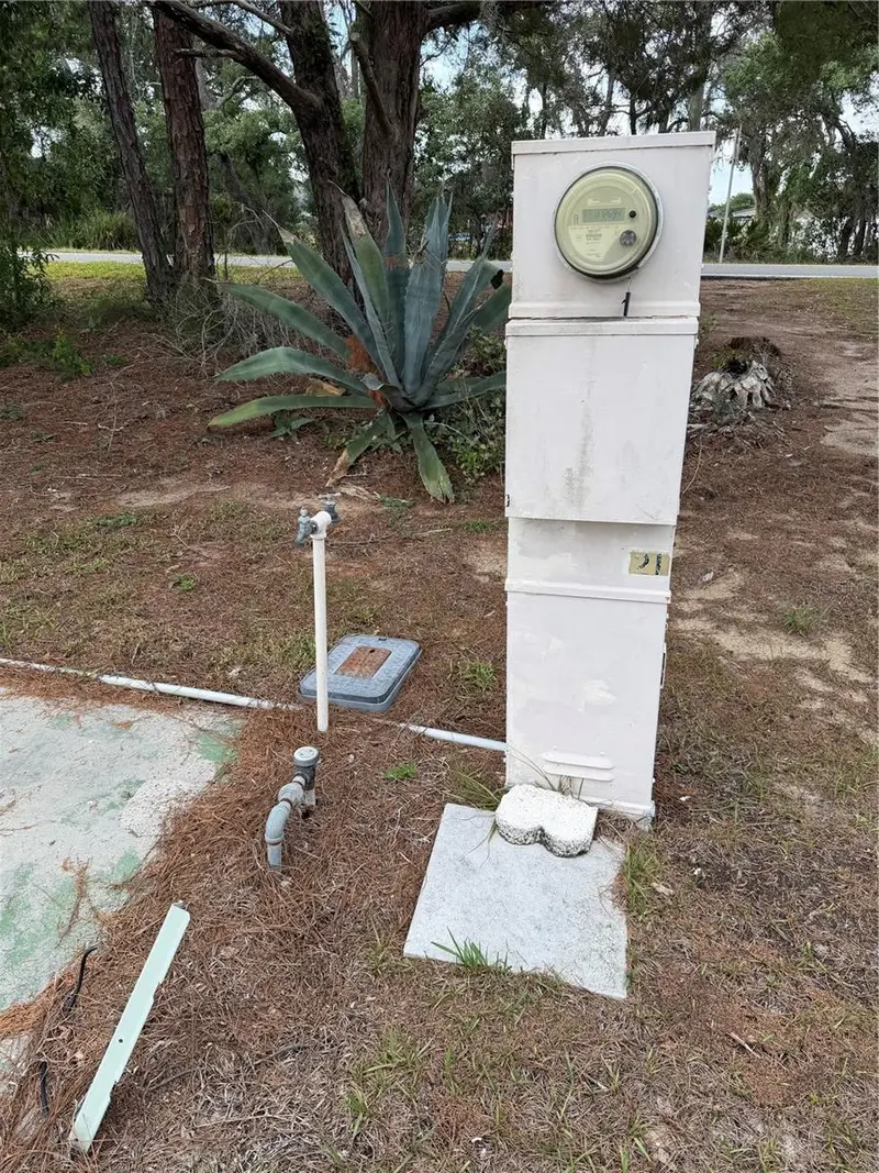 21 Fairview Dr N, FL