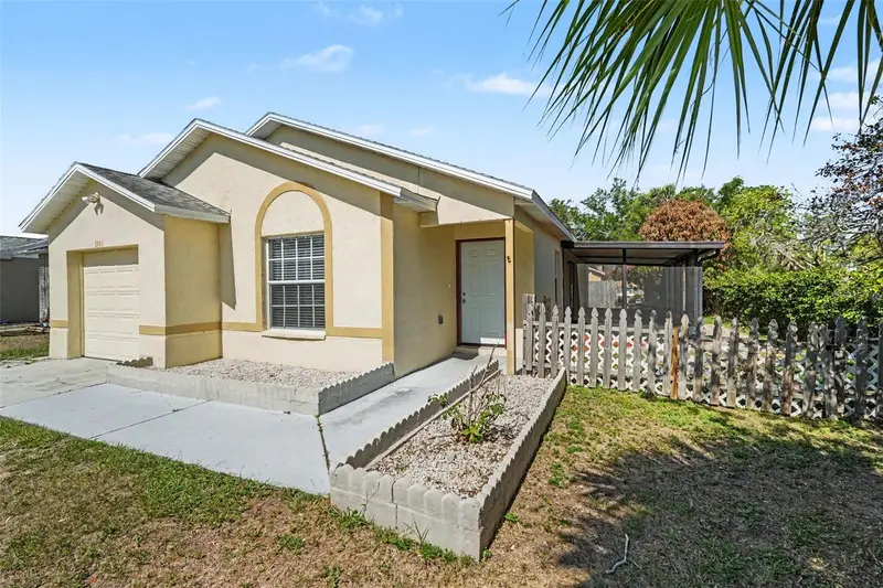 1301 Mohrlake Dr, FL