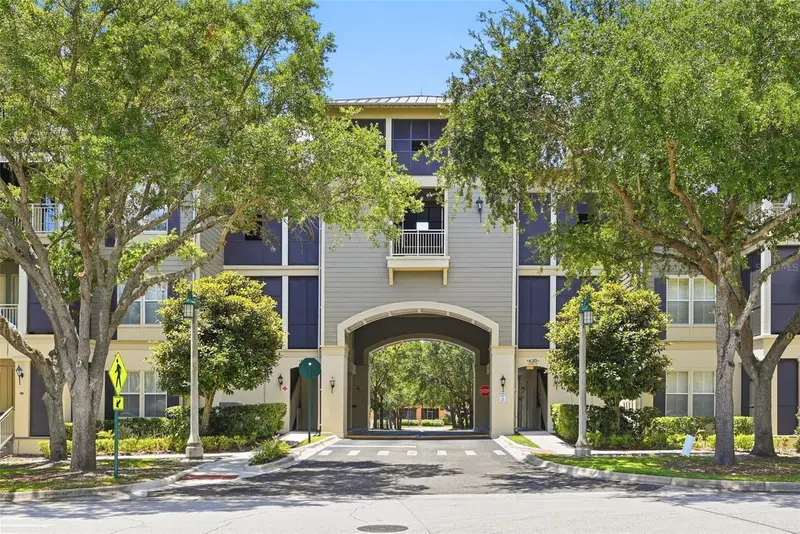630 Campus St #305, FL