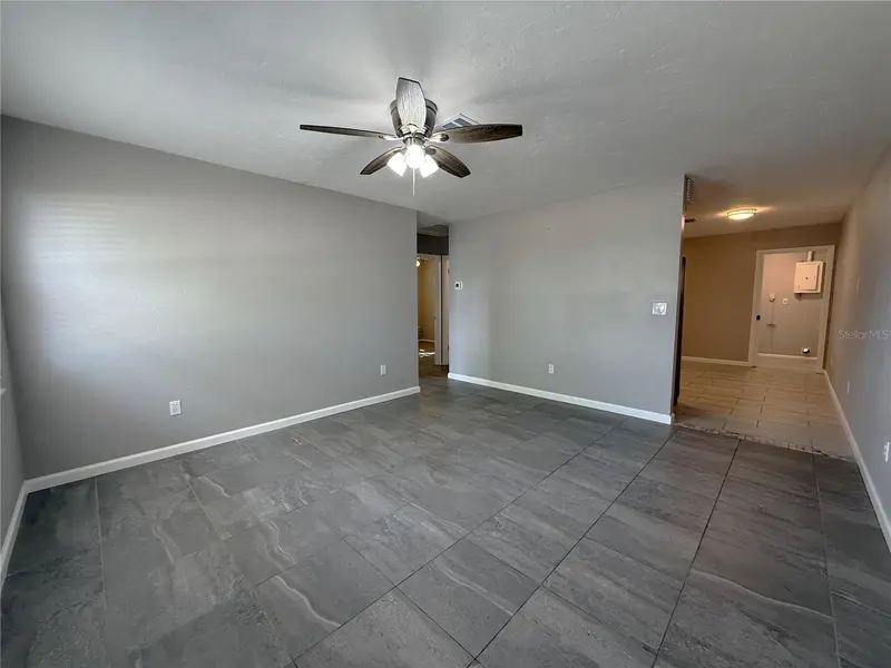 606 Briarwood Rd, FL