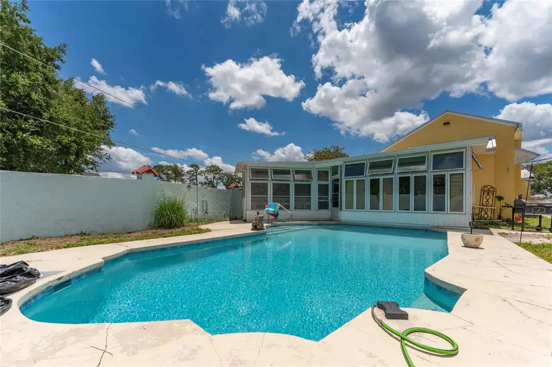815 Lake Jessie Dr, FL