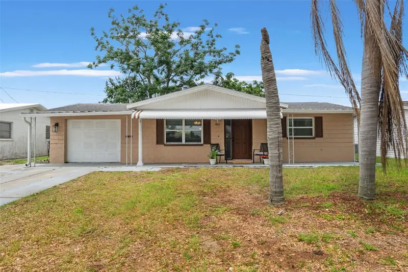4821 Manor Dr, FL