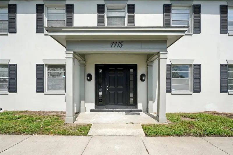 1115 Rue Des Chateaux #2a, FL