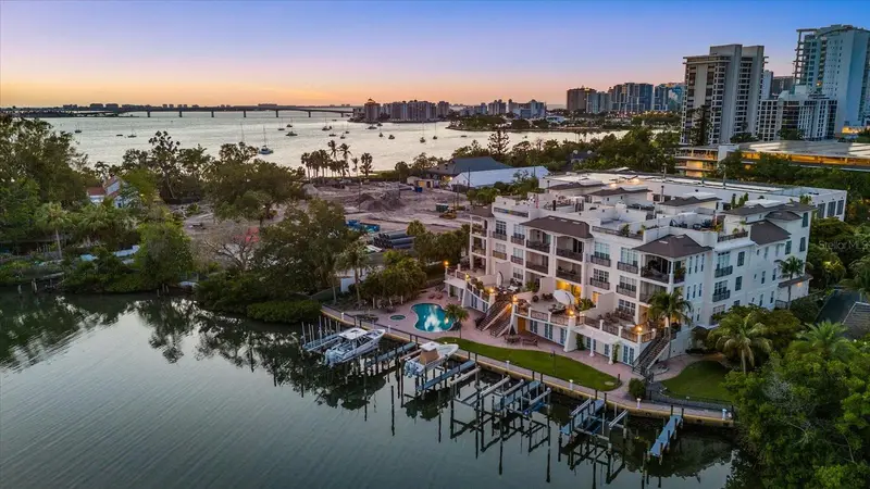 888 S Orange Ave #2c, FL