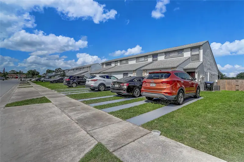 2719 Hunt Club Ln, FL
