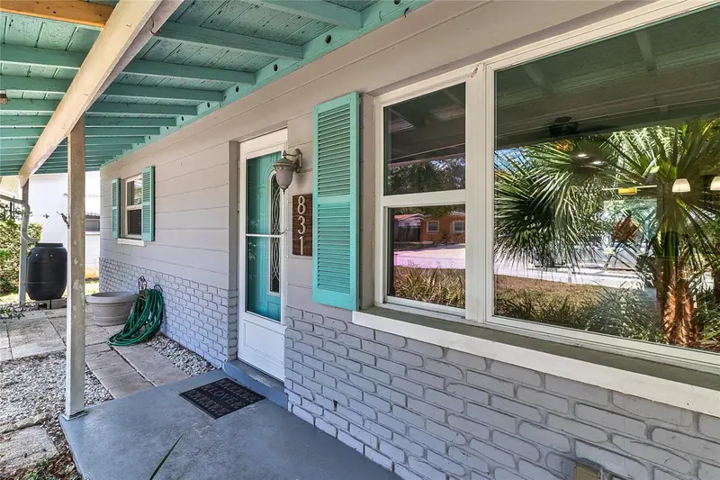 831 Lakeside Dr, FL