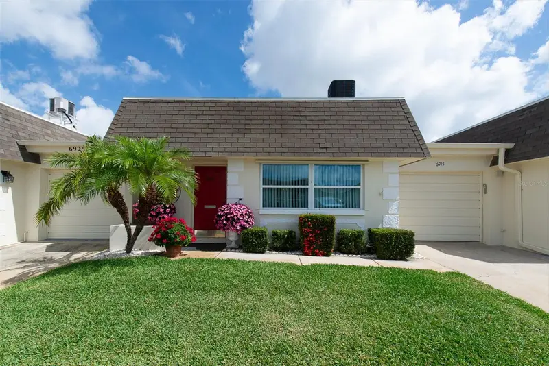 6915 Versailles N, FL
