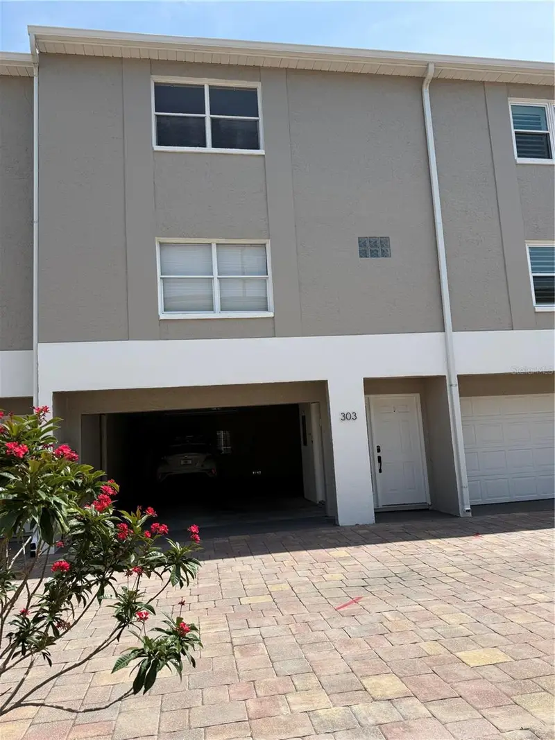 1117 Pinellas Bayway S #303, FL