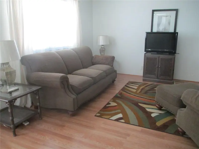 101 Cambridge Trl #211, FL