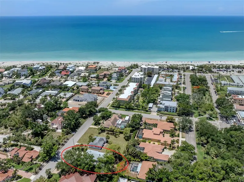628 Granada Ave, FL