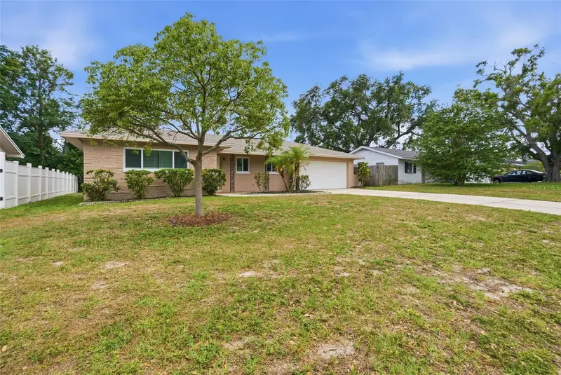 2465 Brentwood Dr, FL