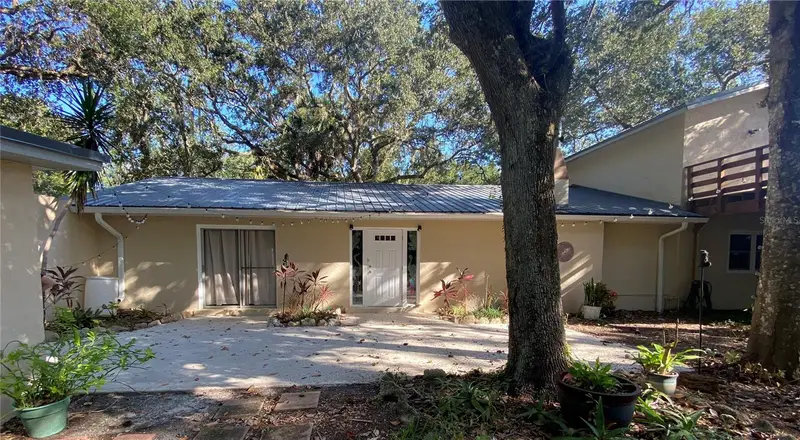 3 Elizabeth Dr E, FL