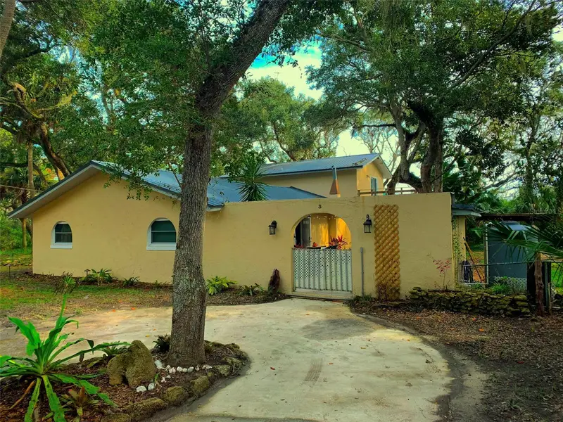 3 Elizabeth Dr E, FL