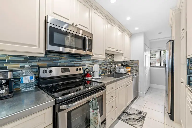 816 Bahia Del Sol Dr #23, FL