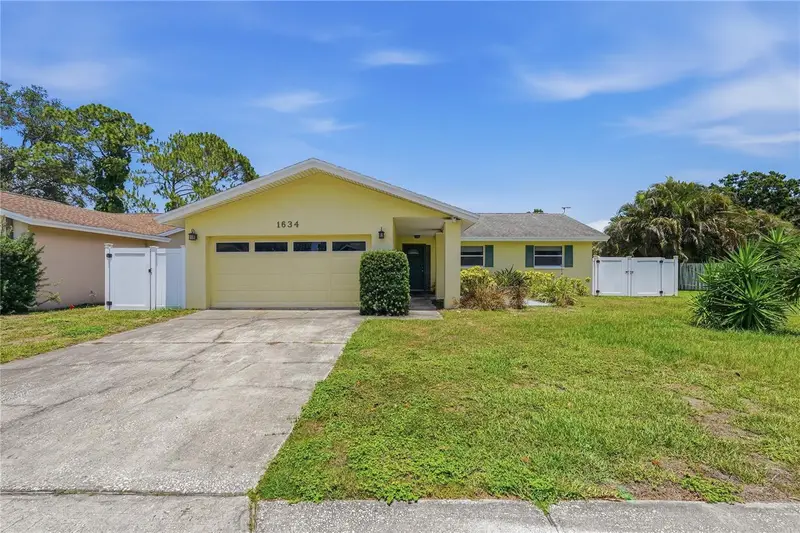 1634 Dale Cir N, FL