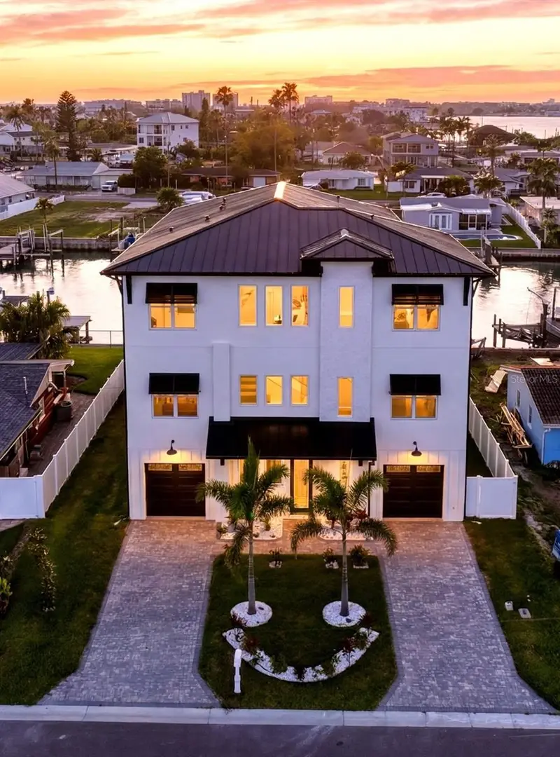 534 Crystal Dr, FL