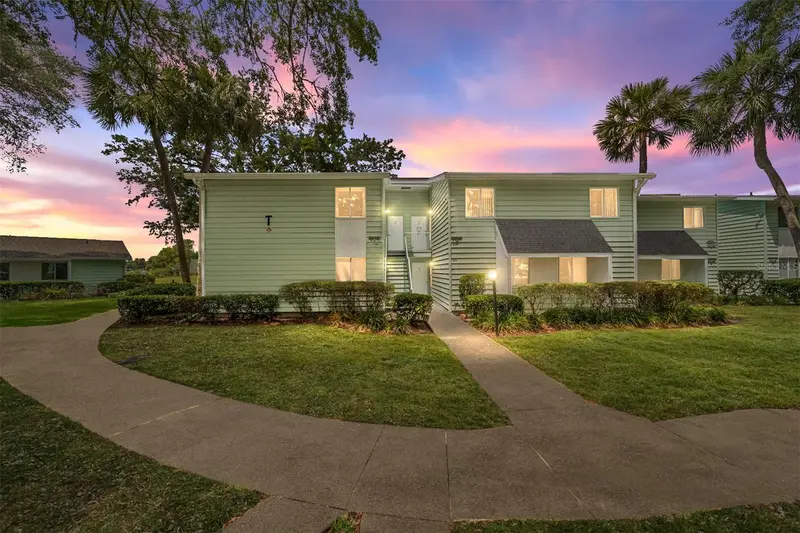557 Midway Dr #B, FL
