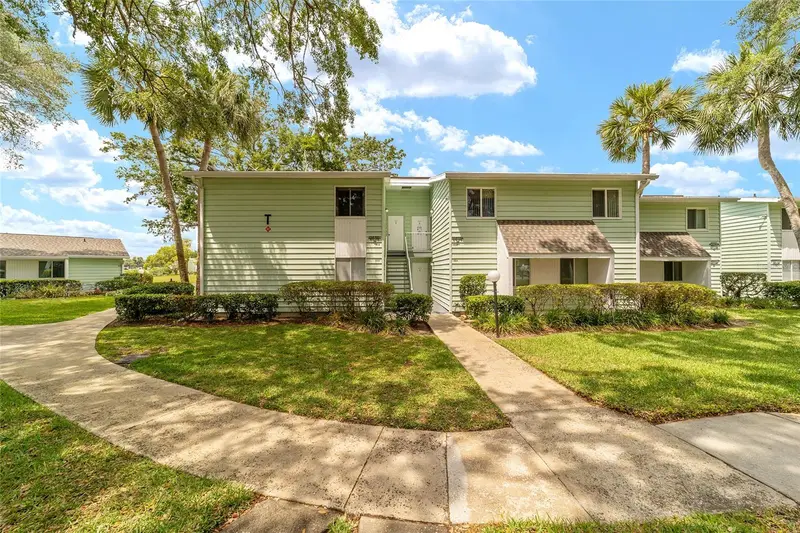 557 Midway Dr #B, FL