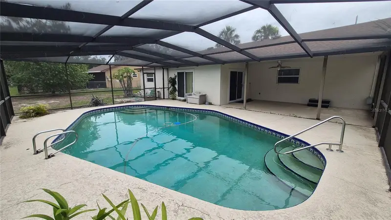4625 Canterbury Dr, FL