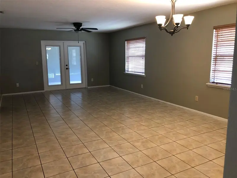 625 E 8th Ave, FL