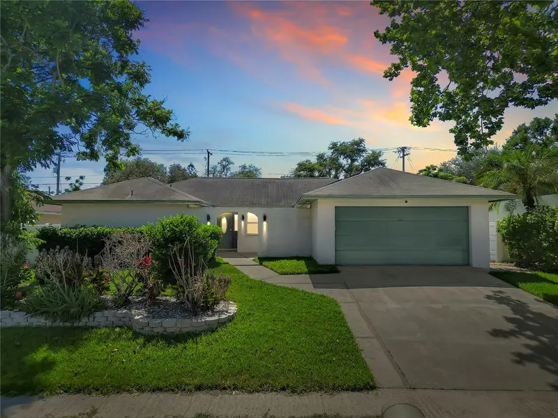 105 Foxwood Dr, FL