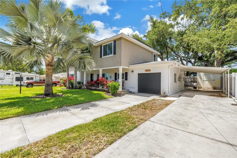 10819 Seminole Dr N, FL