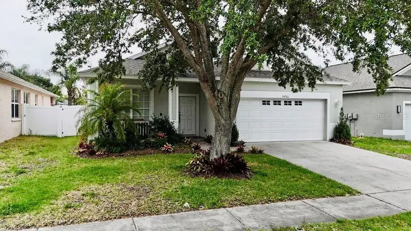 24900 Oakhaven Ct, FL