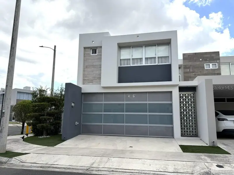 145 Trafalgar Square #145, PR