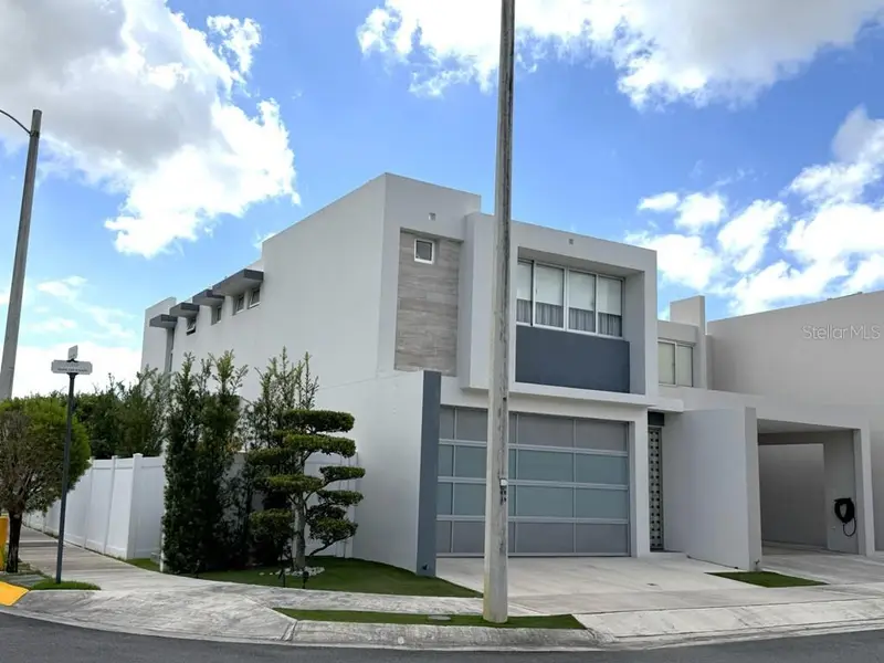 145 Trafalgar Square #145, PR