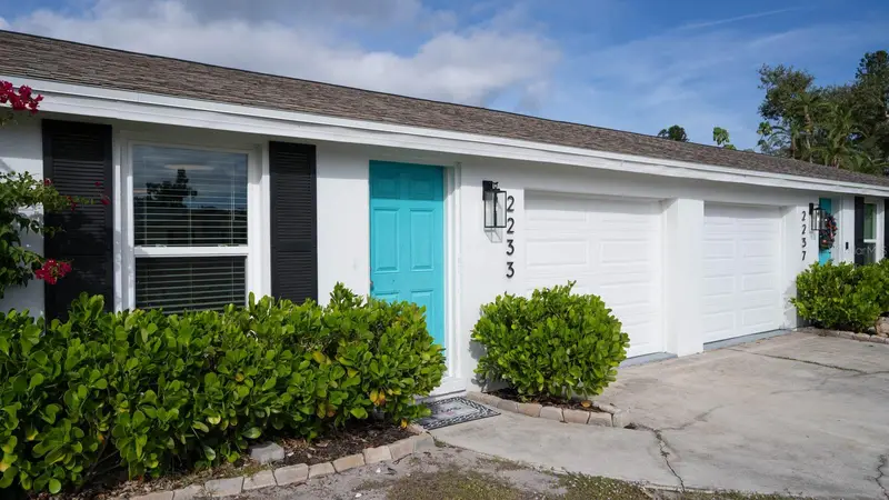 2233 Michele Dr, FL