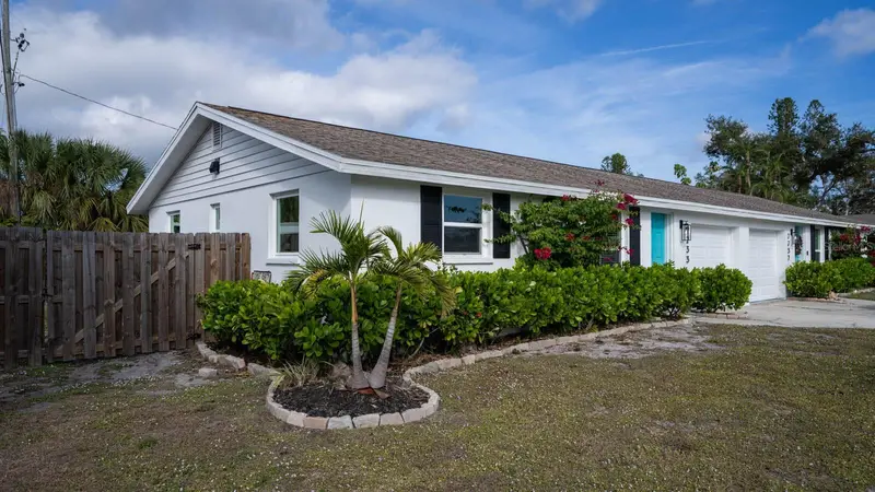 2233 Michele Dr, FL