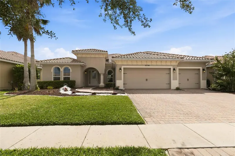 3716 Paradiso Cir, FL