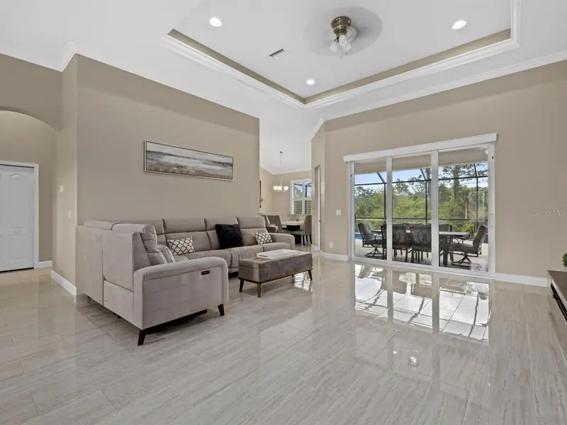 340 Mccabe St, FL