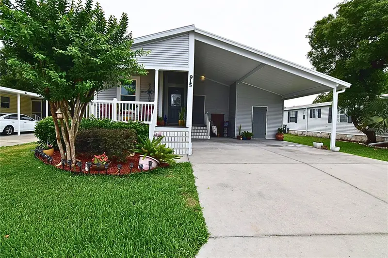 915 Lantania Pl, FL