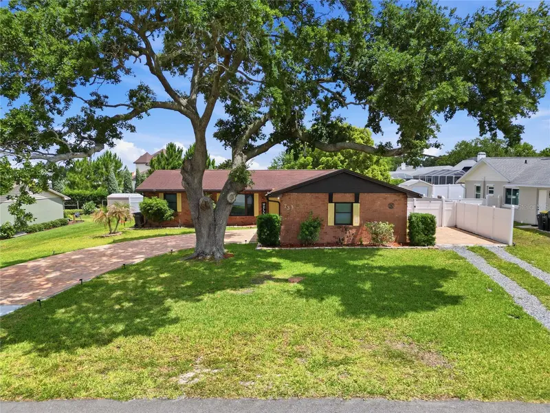 736 Scott Lake Vlg N, FL