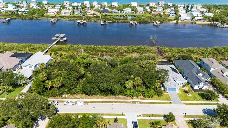 62 N Riverwalk Dr, FL